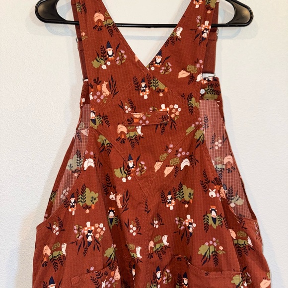 ✨RARE!! ✨ Duluth Trading Co Rust Gnome & Mushroom | Discontinued Short Overalls - Picture 6 of 8